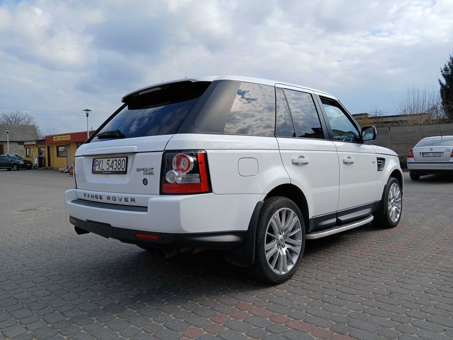 Ładny.  Uszkodzony silnik.