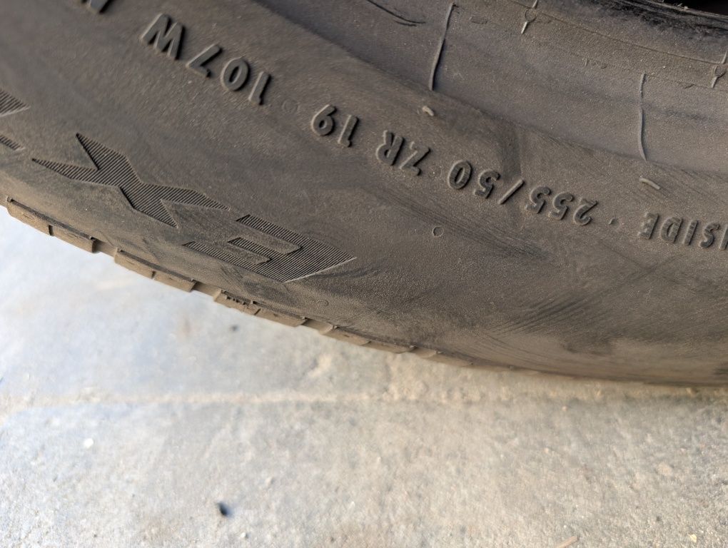 Летняя резина 255/50 R19 Continental dw