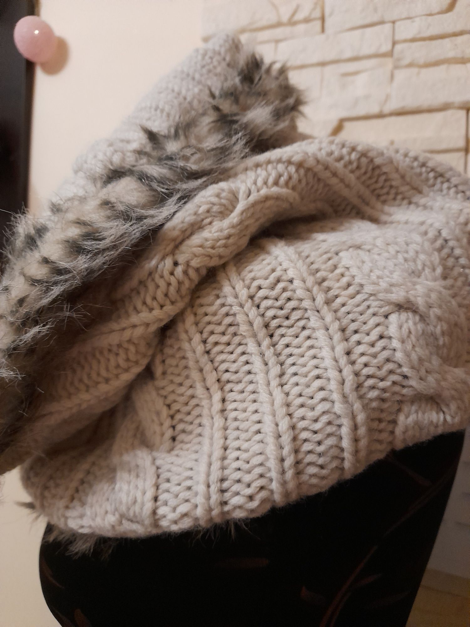 Nowy komin kominek otulacz Bench ecru z futerkiem sweterkowy zimowy