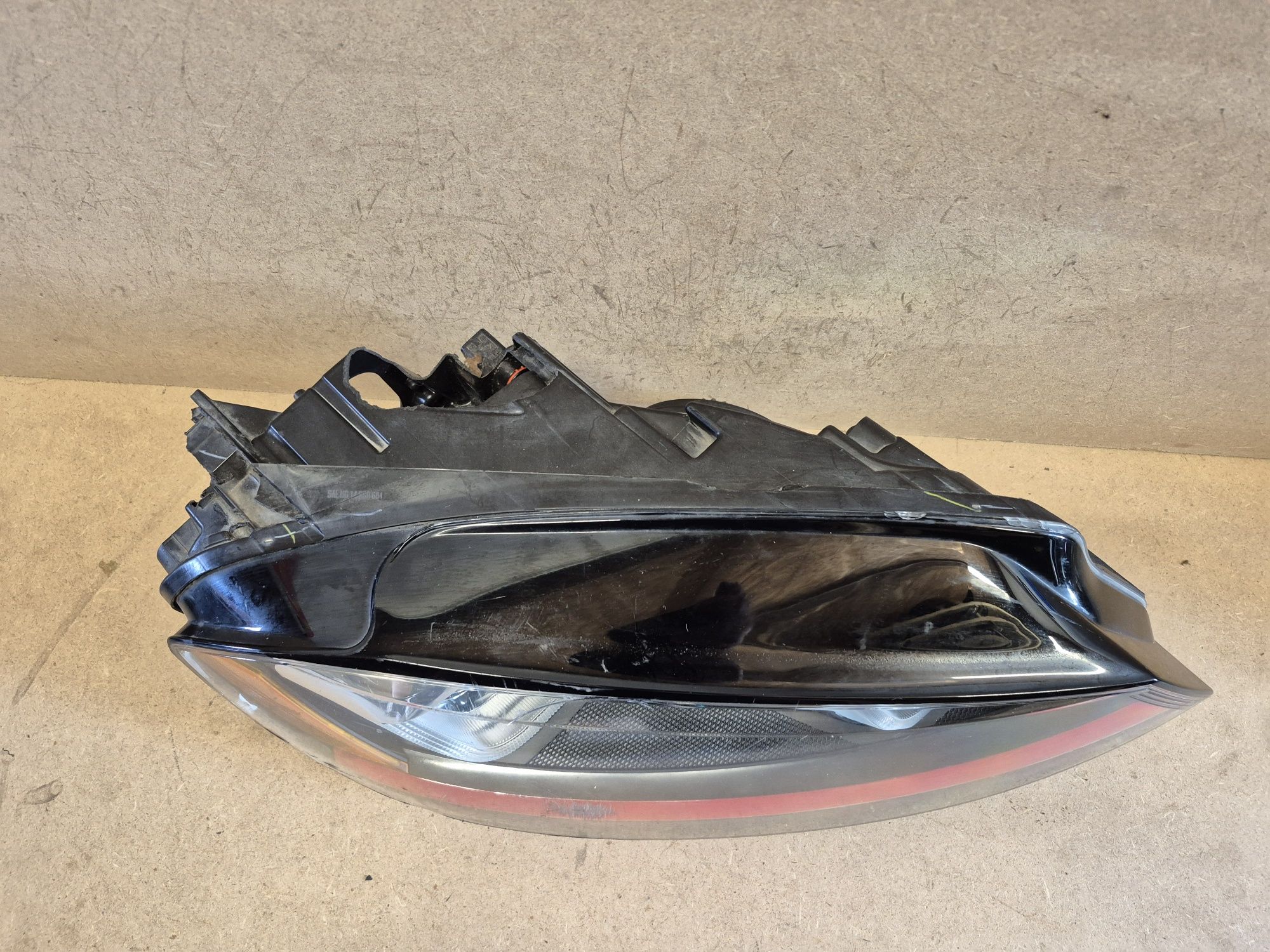 Lampa reflektor bi xenon skrętny led vw Golf 7 GTI  usa Ameryk