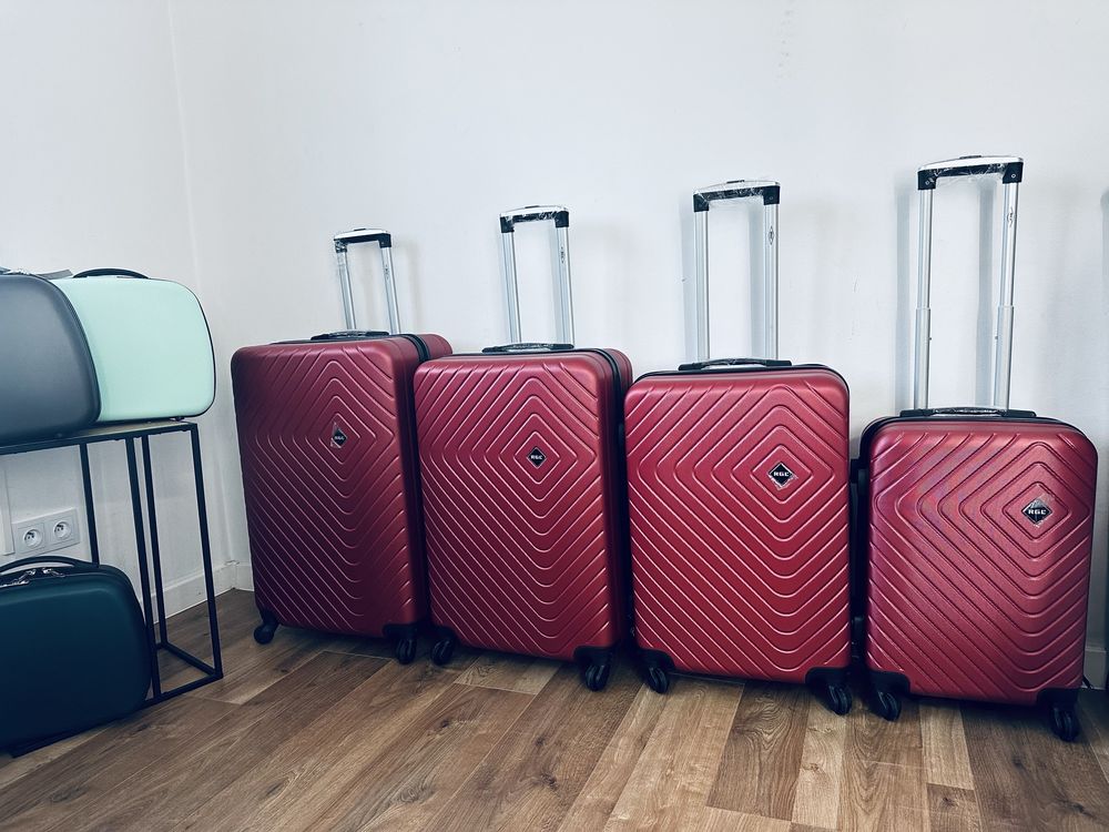 Nowa walizka M/ bagaż podręczny/ walizki kabinowe
