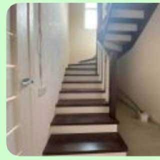 Дом Нерубайское. в центрі 2 поверхи  новий з усім пакетом документів