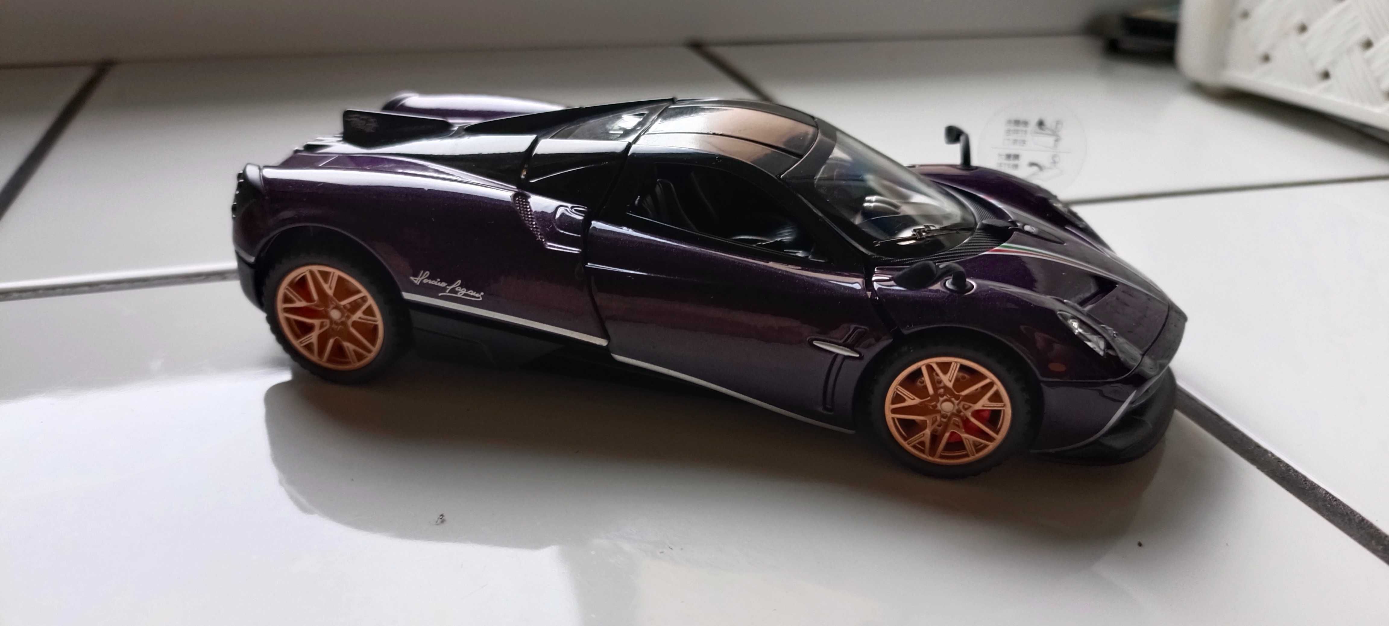 Pagani Huayra  1:32