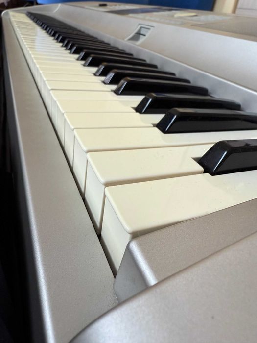 YAMAHA Keyboard Portable Grand DGX-305 pianino cyfrowe, 1 właściciel