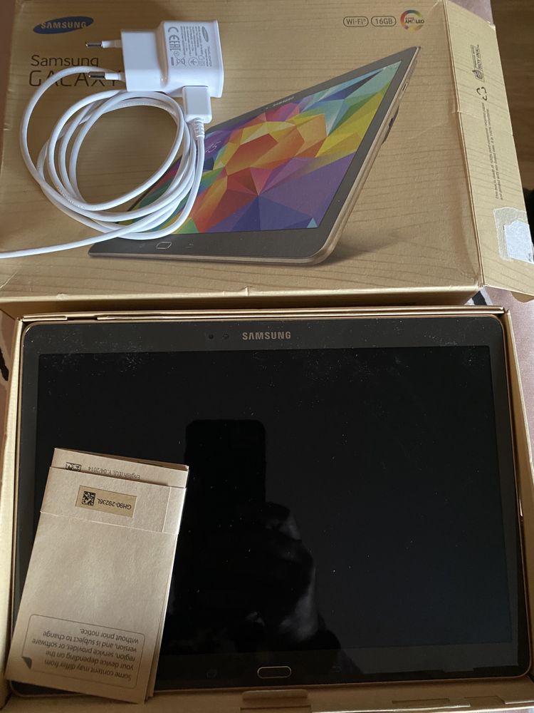 Vendo tablet Galaxy Tab S com avaria