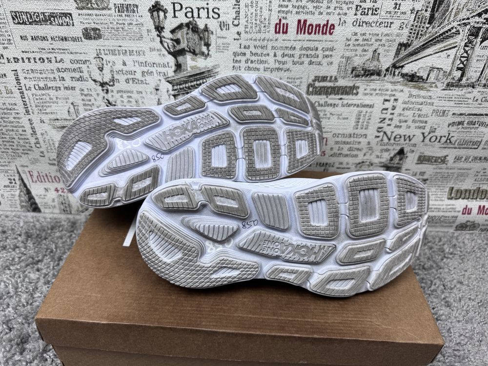 Оригінал ! Кросівки Hoka One One Bondi 7 Розмір 40