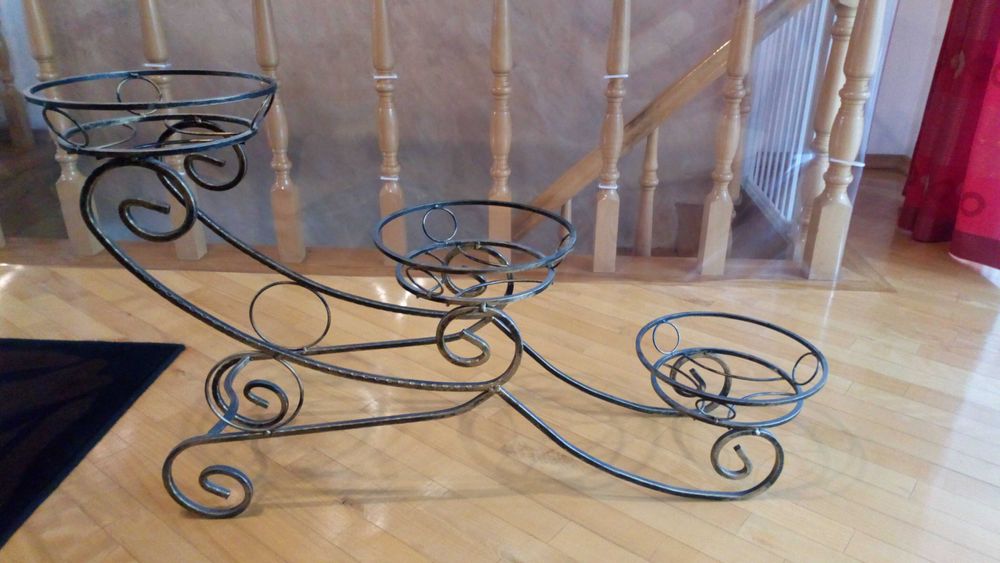 kwietnik metalowy złoty