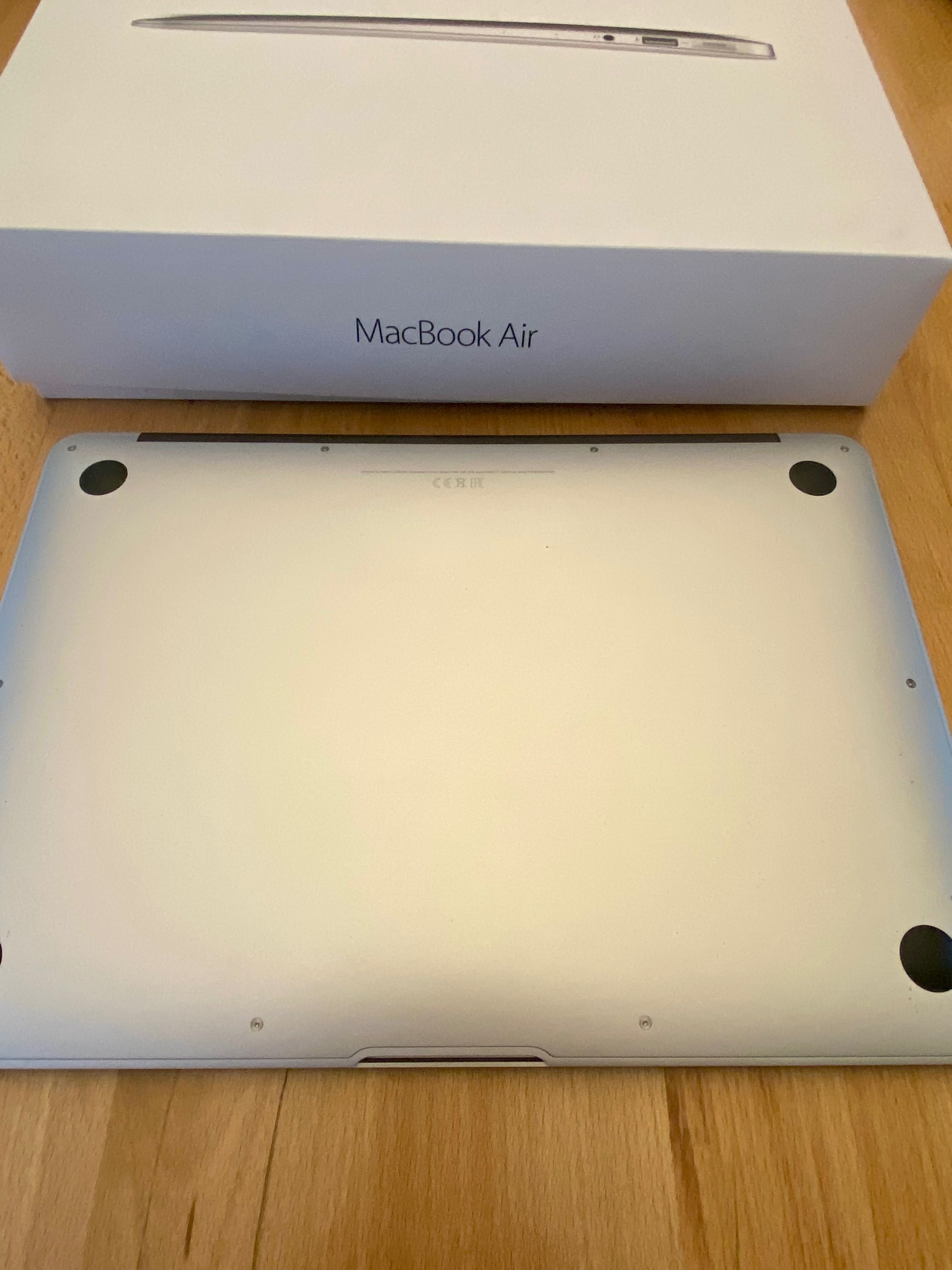 MacBook Air 13 8GB jak nowy