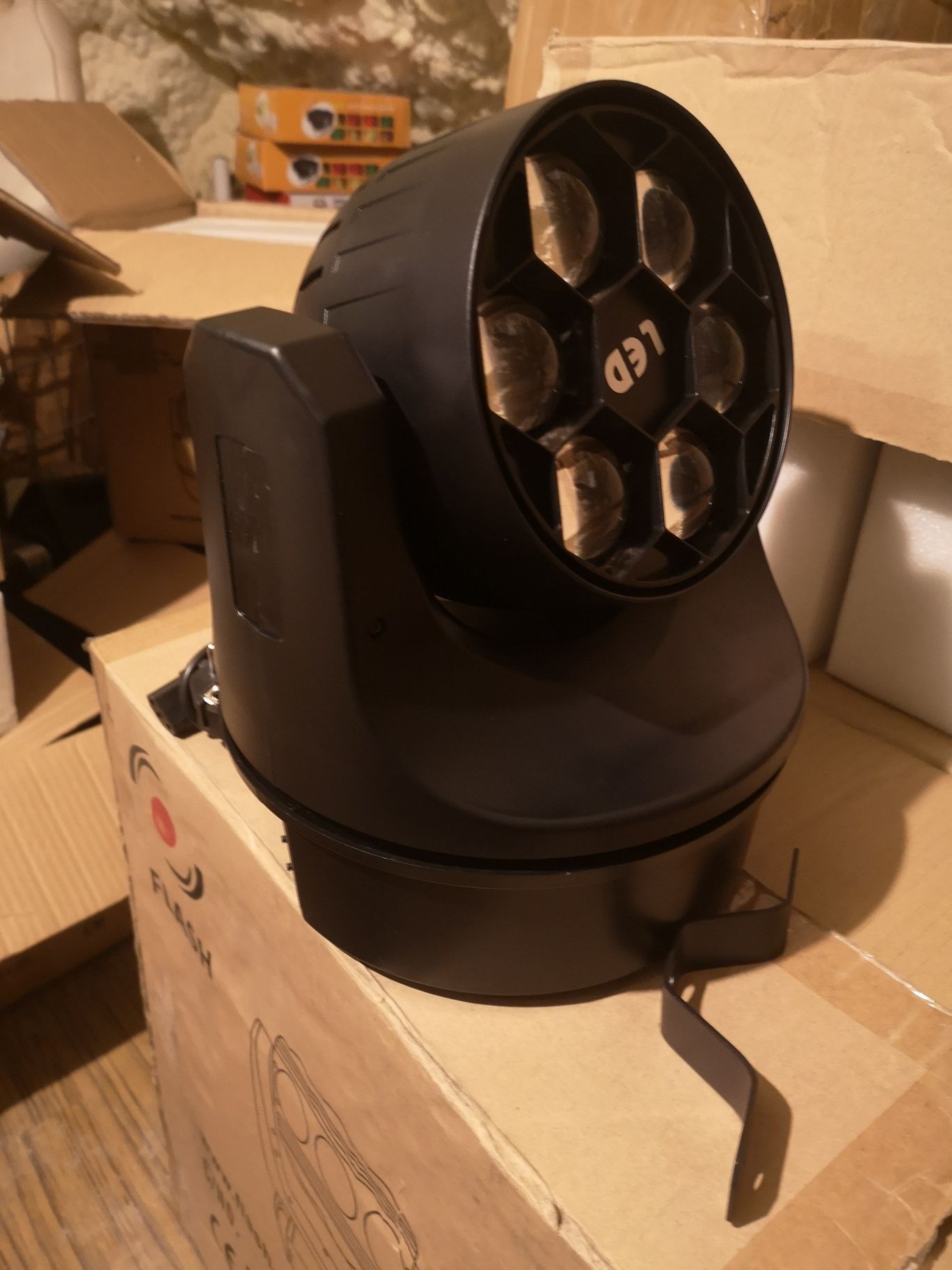 LED BIG-EYE KALEIDOSCOPE Moving Head 6x15W Osram Nowa