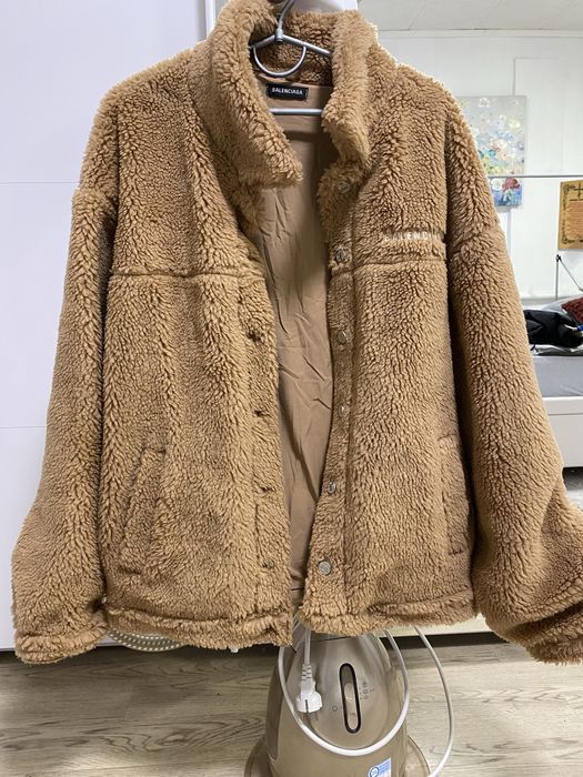 Шубка эко Овчина Балансіага,нова!Жіночий одяг.