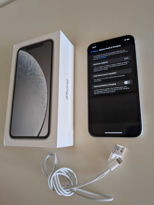 Iphone XR 128 GB 83% Battery - Cracked Screen