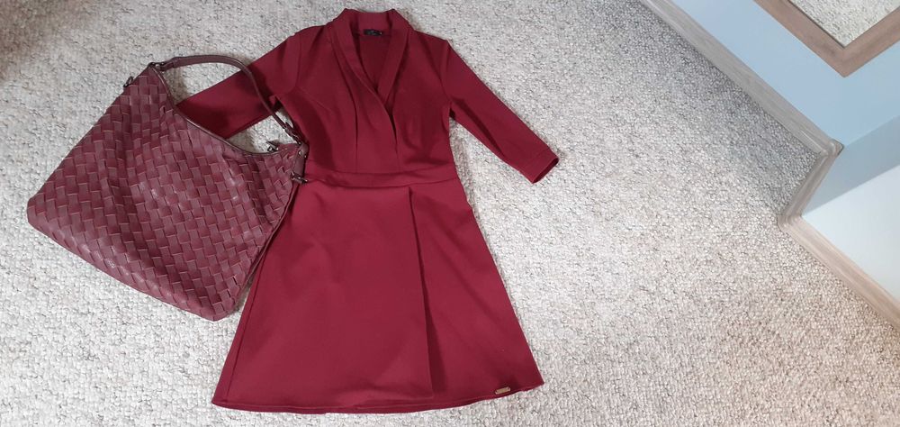 Sukienka bordowa pięka r. 38
