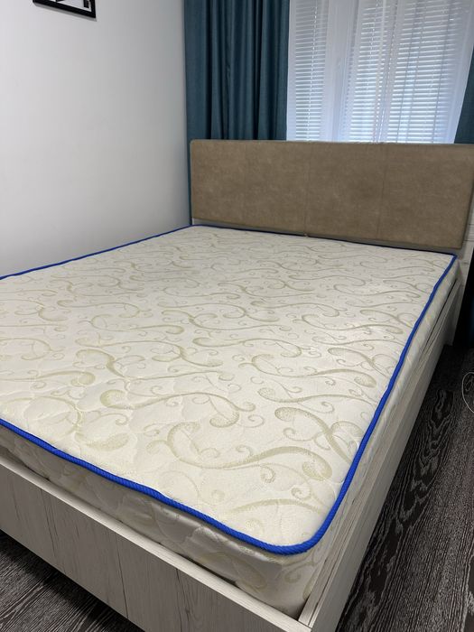 Продам матрац розмір  160/200