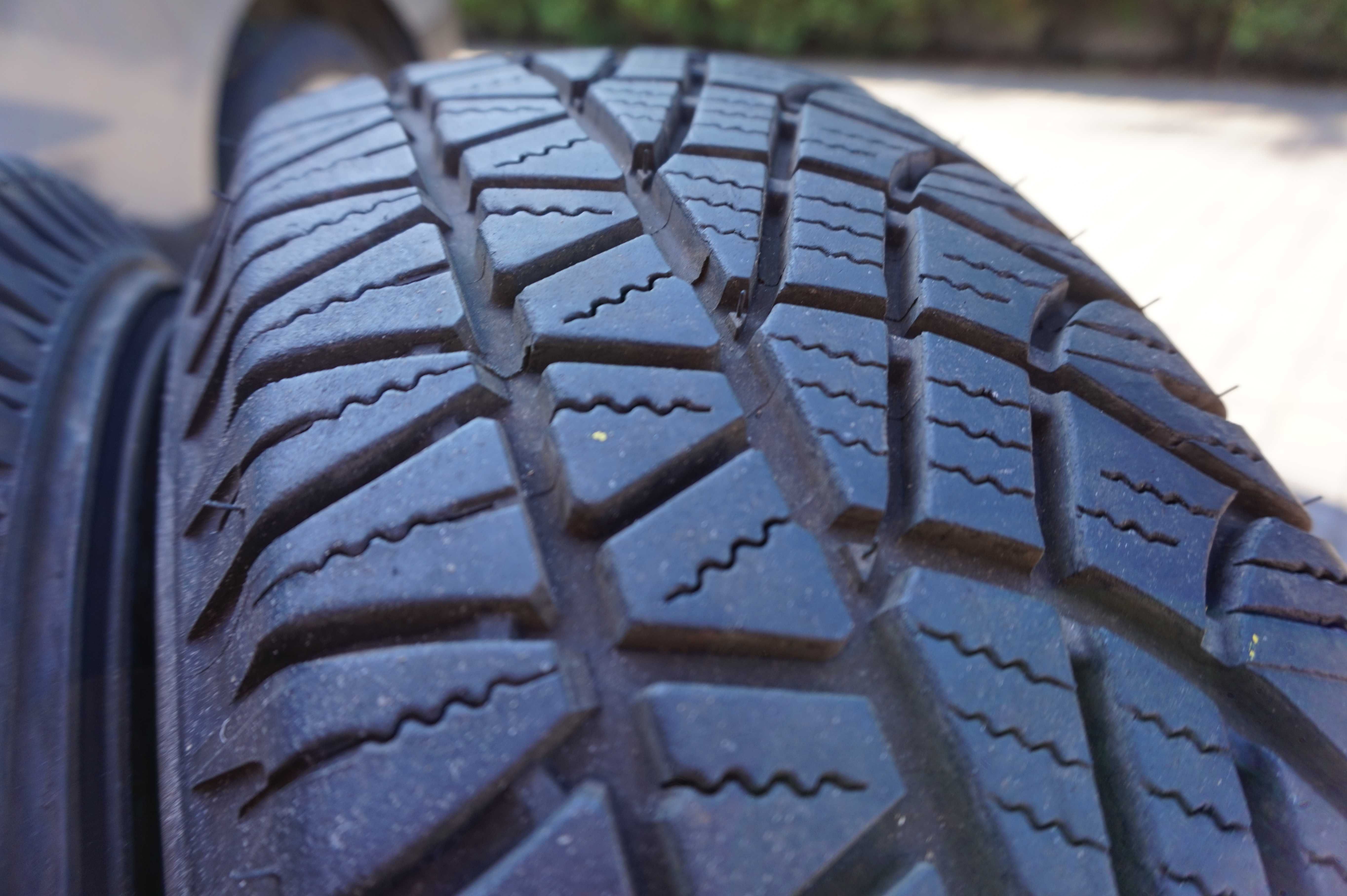 215/70R16 MICHELIN LATITUDE CROSS 4x4 opony jak nowe