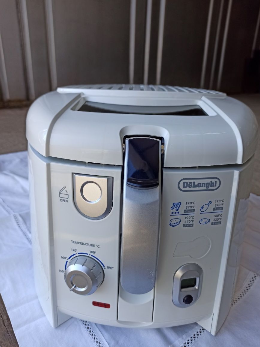 Фритюрниця Delonghi F28233