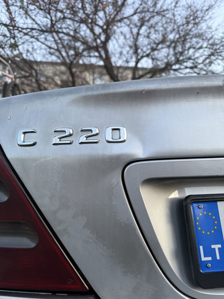 Мерседес w203 c220 2001 рік