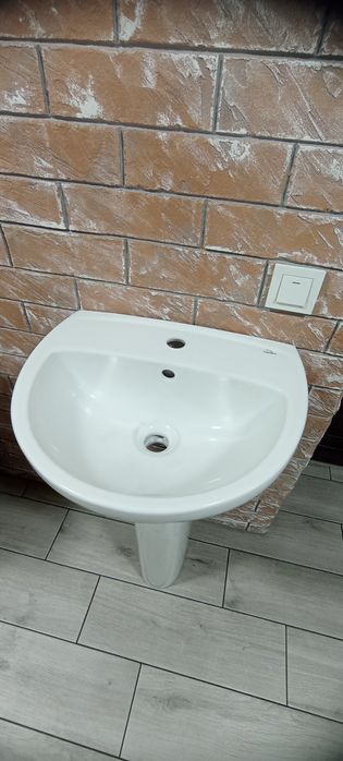 Продам умивальник на ніжці