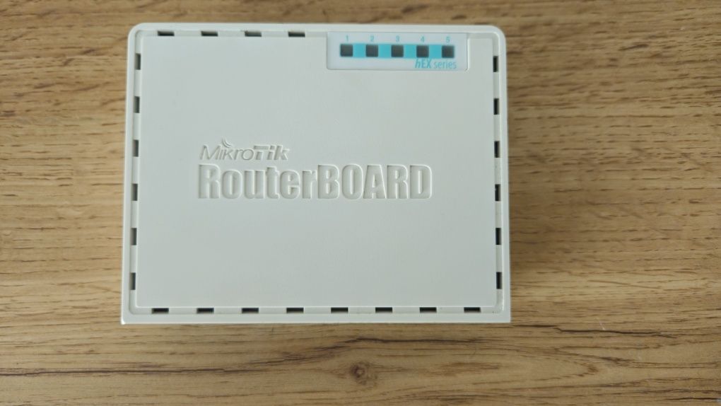 Router MikroTik HEX 750Gr3