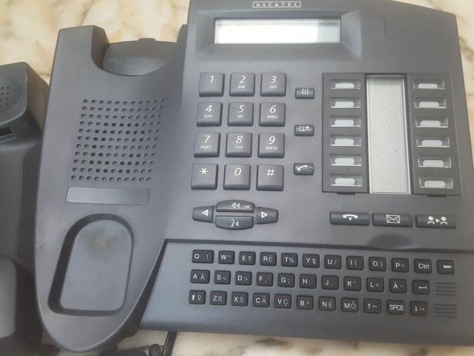 2 telefones  novos Intel para.  ligar  á rede