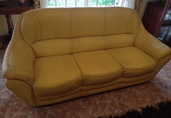 Sofá em pele (Amarelo Ferrari)