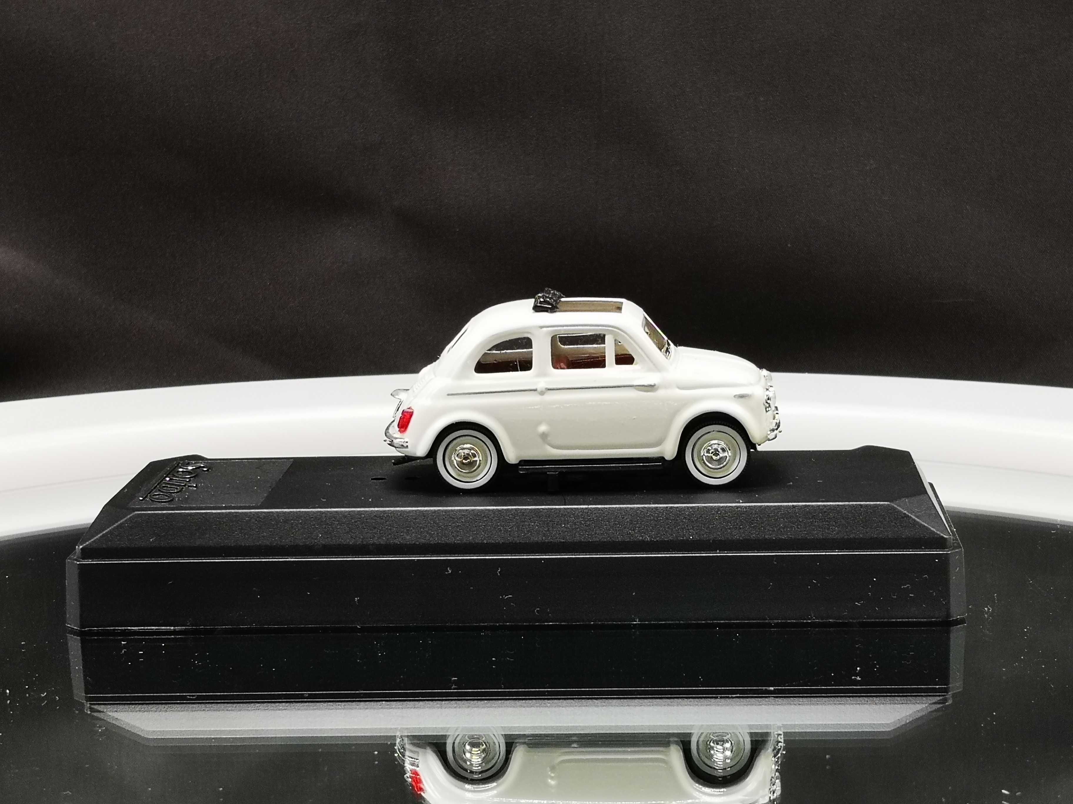 Linda miniatura Fiat 500 - modelo de 1957, escala 1/43 da Solido