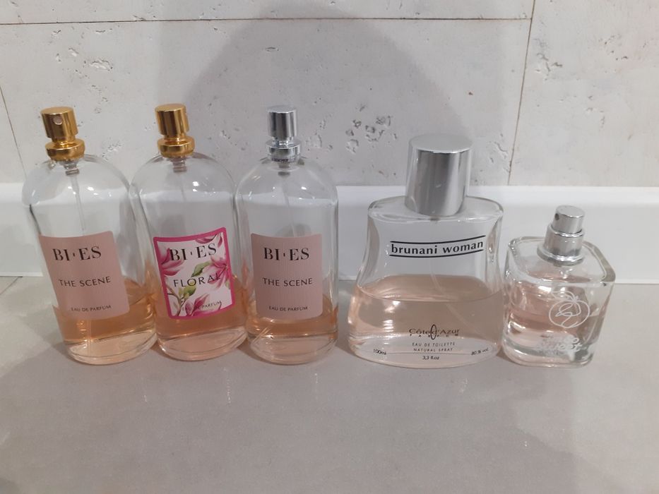 Perfumy różne rodzaje komplet