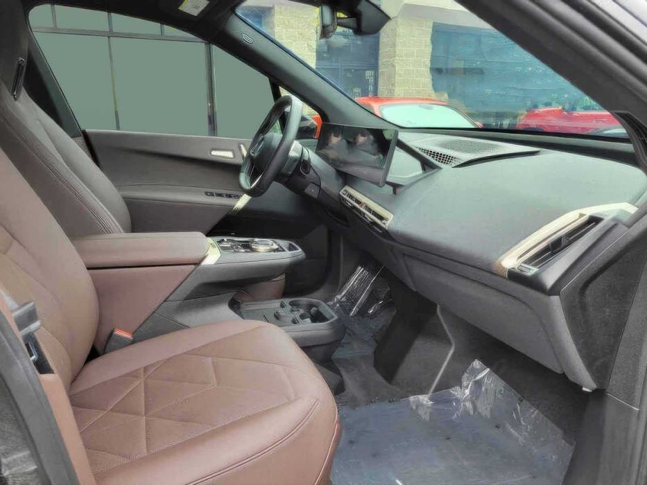 BMW iX xDrive50      2024