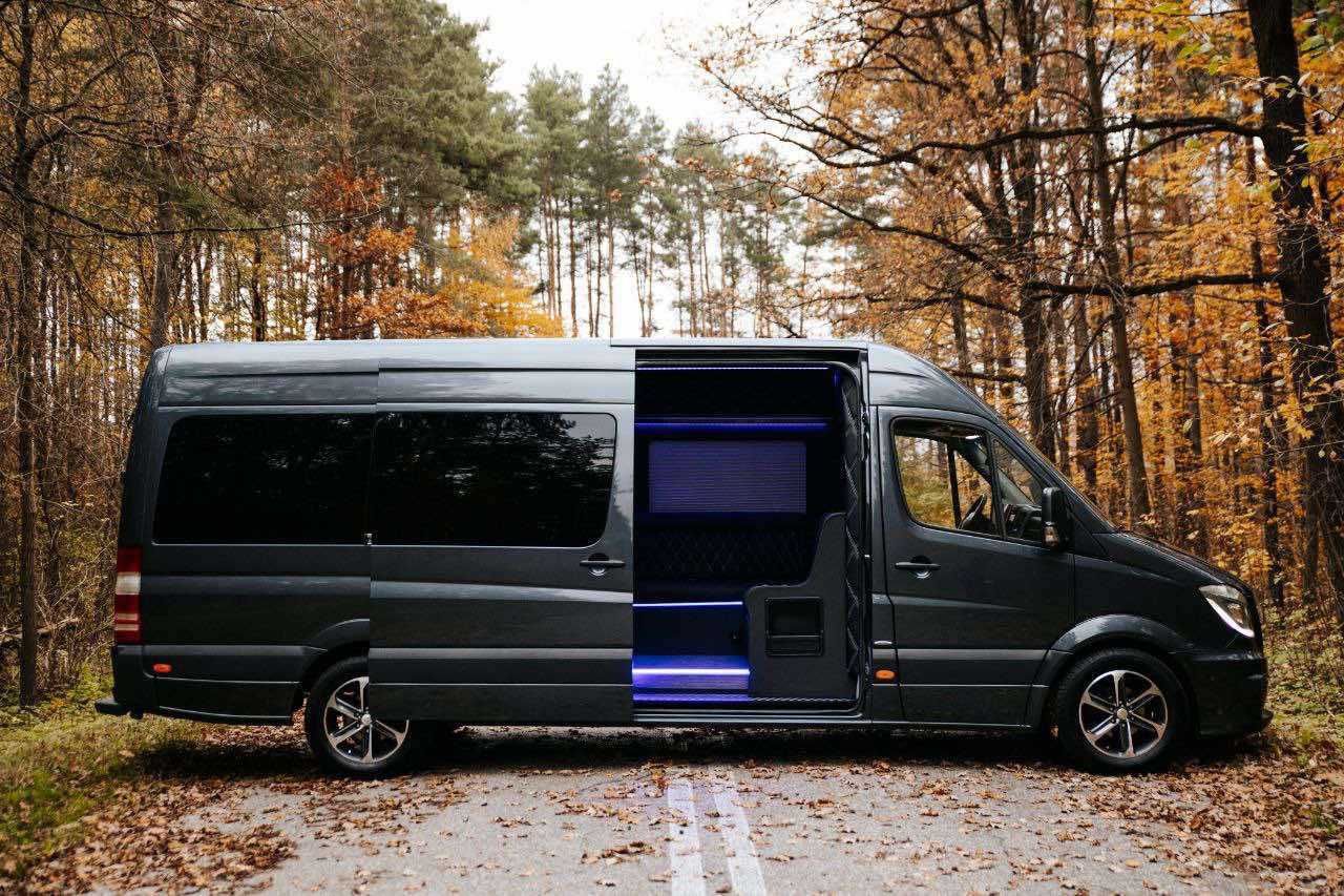 Wynajem Wypożyczalnia Samochodów PARTY BUS