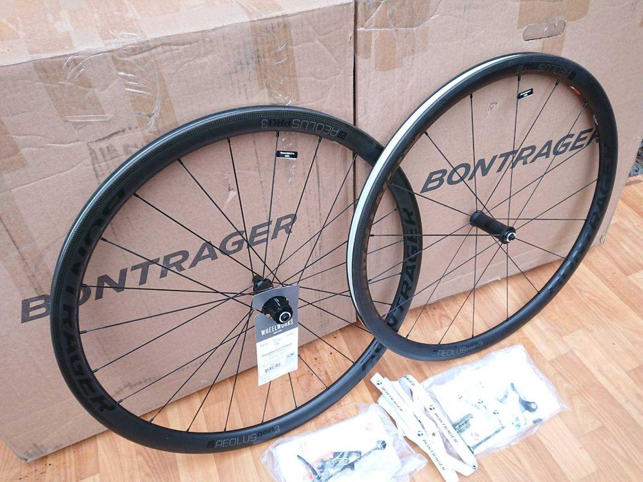 Карбоновий вілсет Bontrager Aeolus Pro 3 TLR carbon 28 з Trek