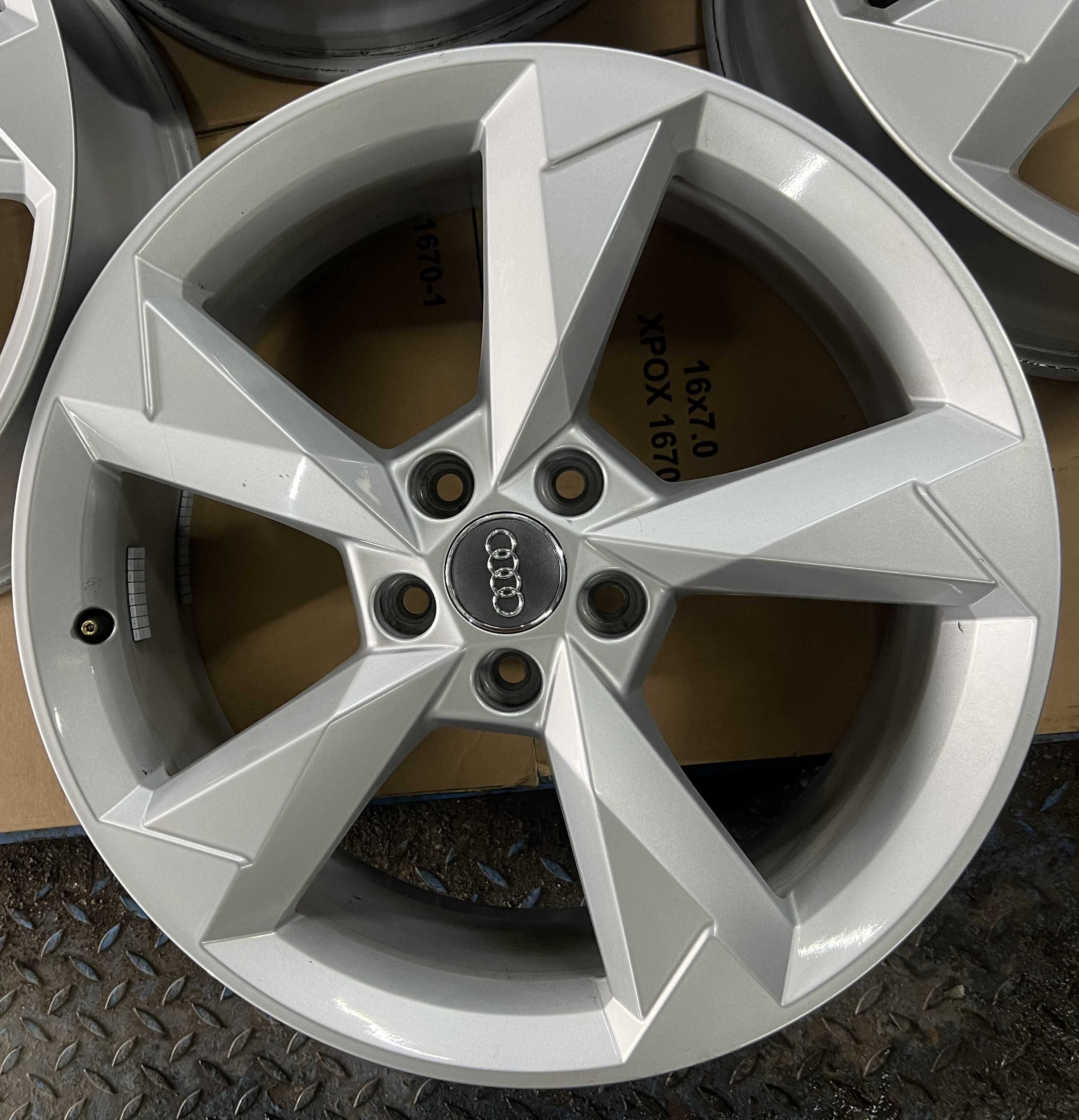 Alu Felgi 19" AUDI OEM Q3 SQ3 F3 5x112 E7Jx19H2 ET43