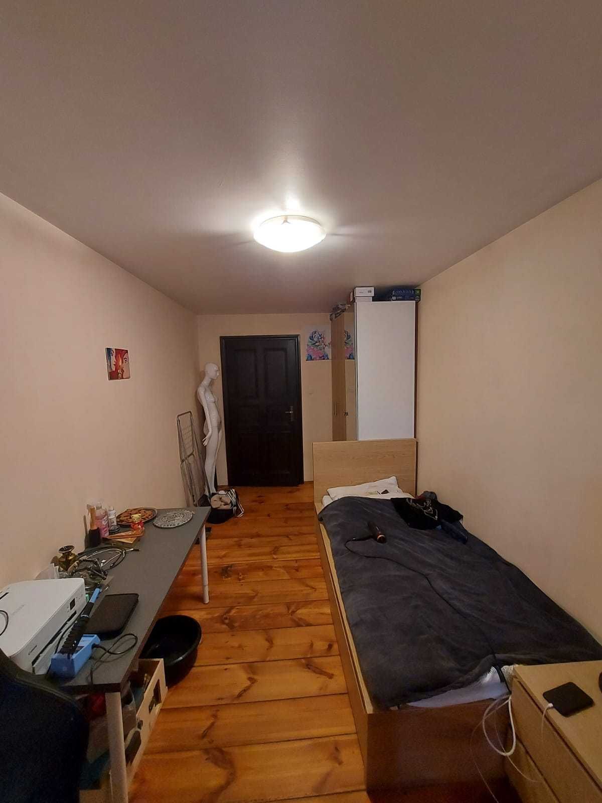 Single room/Pokój 1-os/max 3 osoby w mieszkaniu/Parking/Centrum