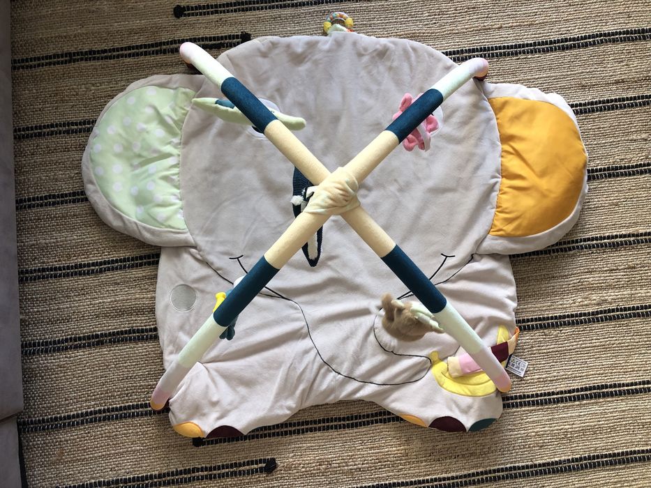 Tapete de atividades para bebé