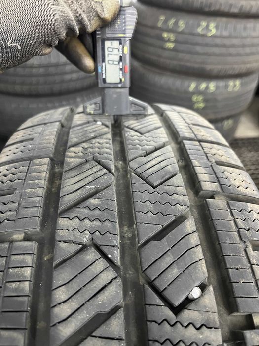 1x Opona Pojedyncza 225/65R16C LAUFENN I FIT VAN  8,79mm 23r