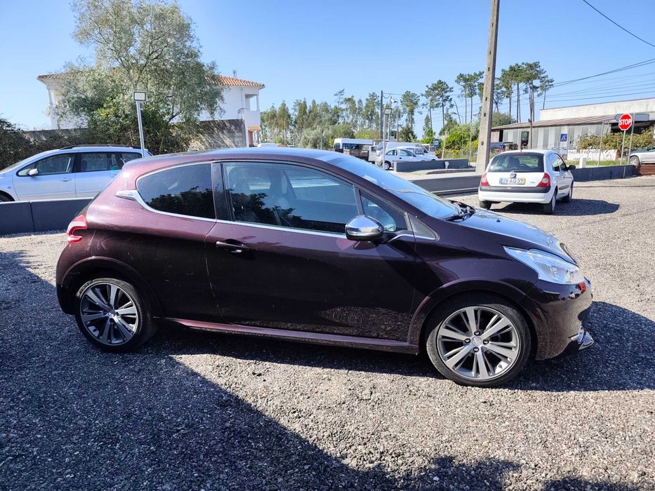 PEUGEOT 208 1.6HDI modelo XY