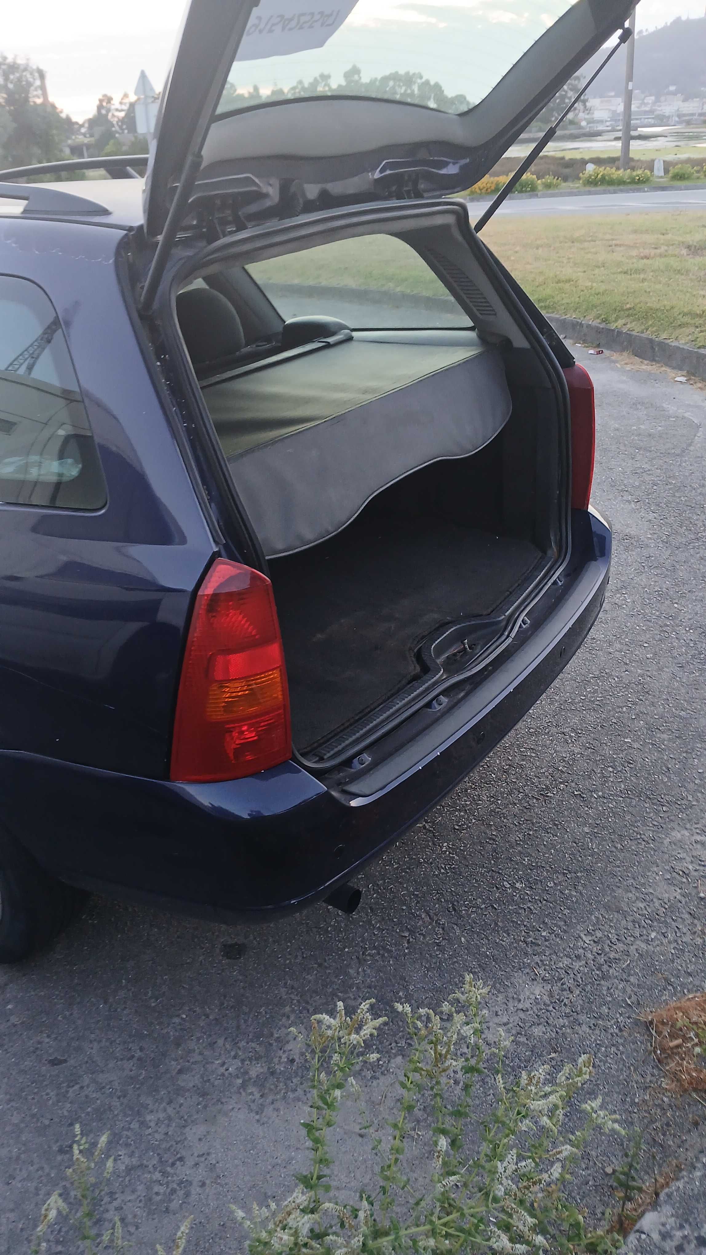 Vendo Ford Focus ( um bom carro, bastante econômico)