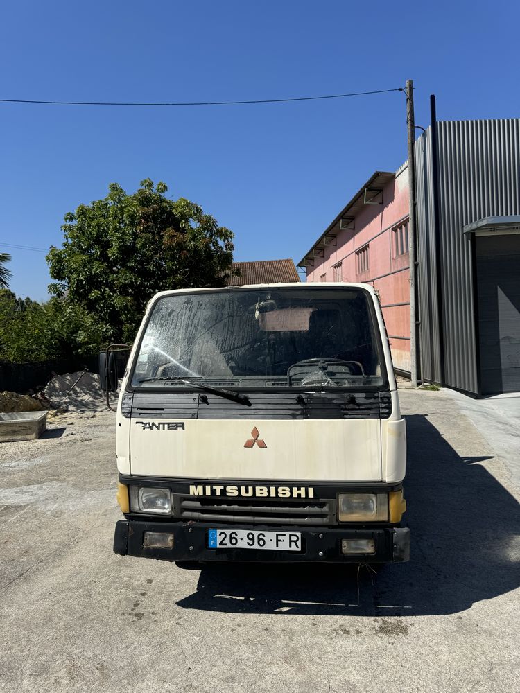 Mitsubishi canter tribasculante 140 mil quilometros