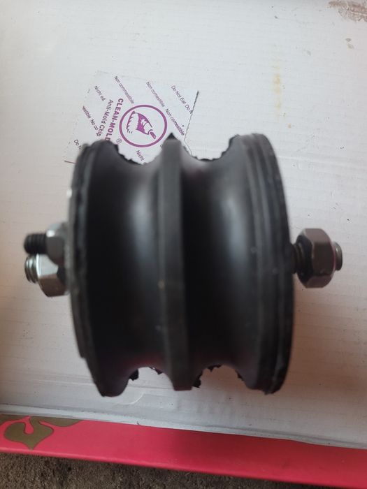 Подушка опори двигуна ВАЗ-2101-07