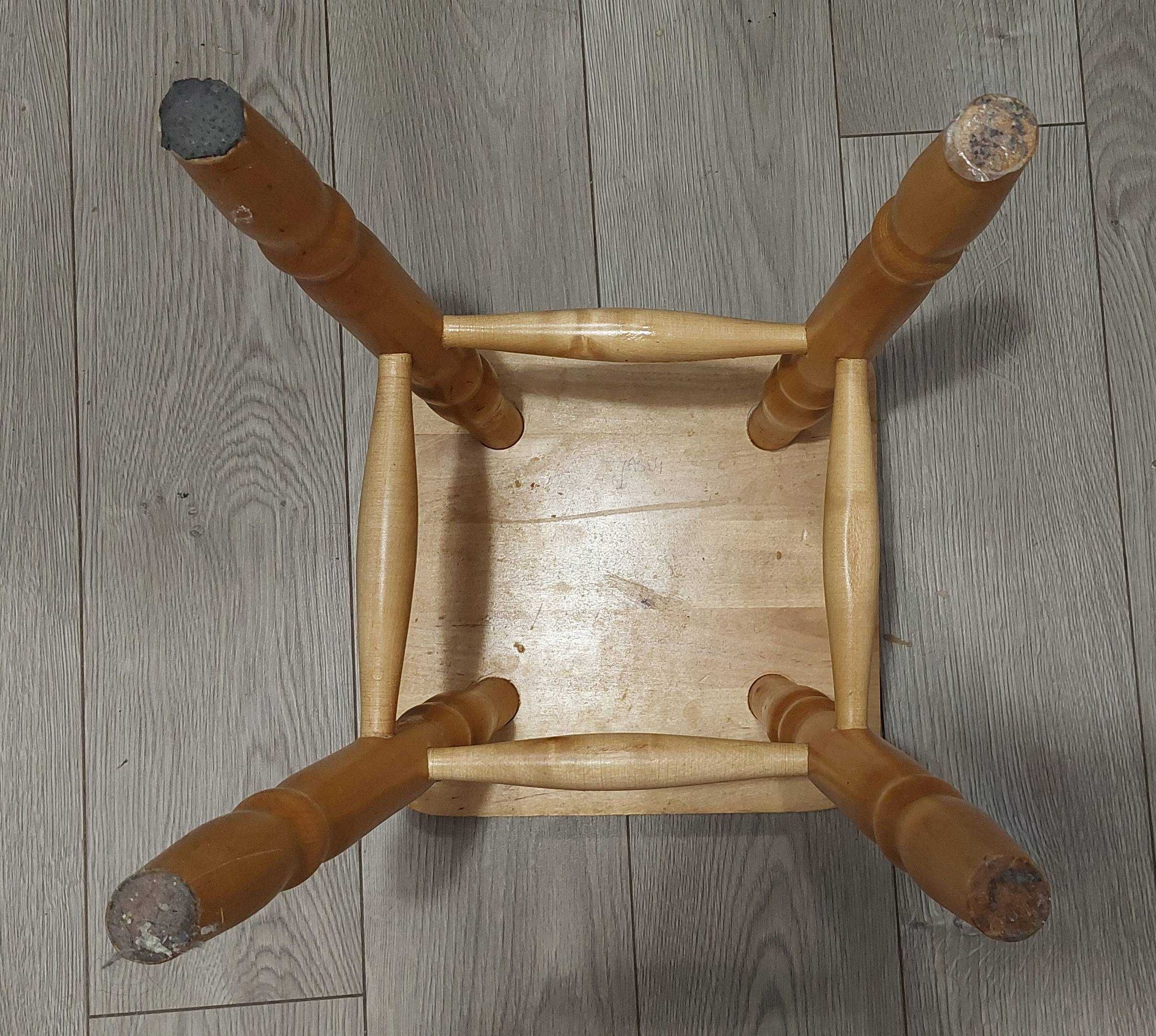 Taboret drewniany