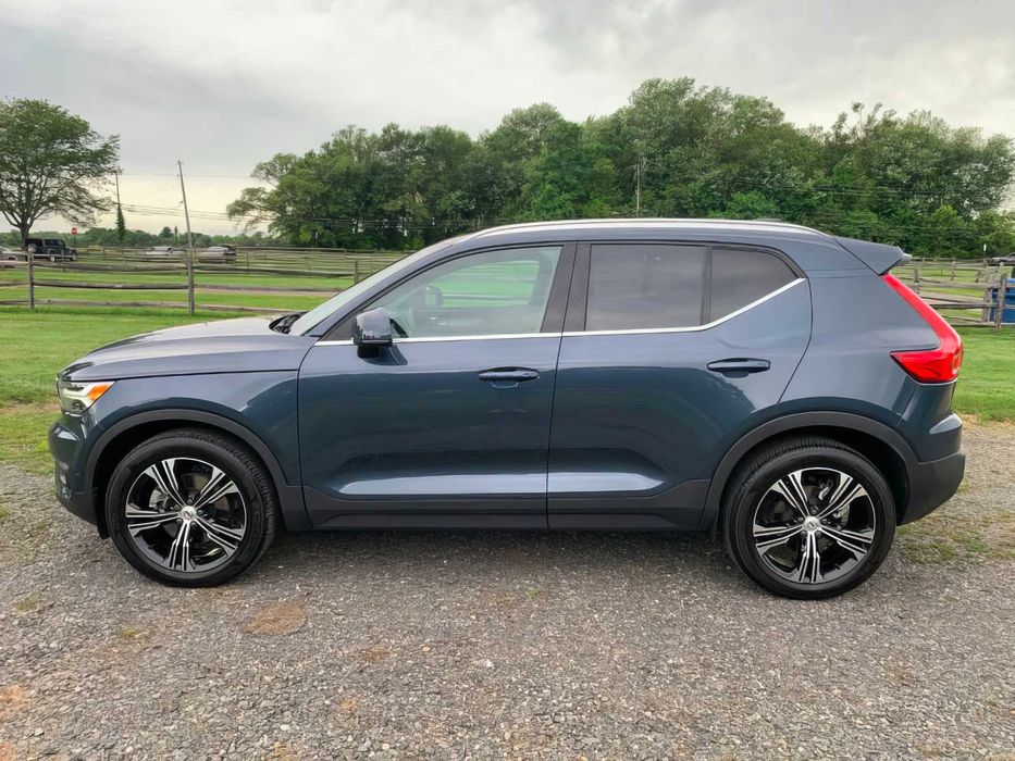 Volvo XC40      2022