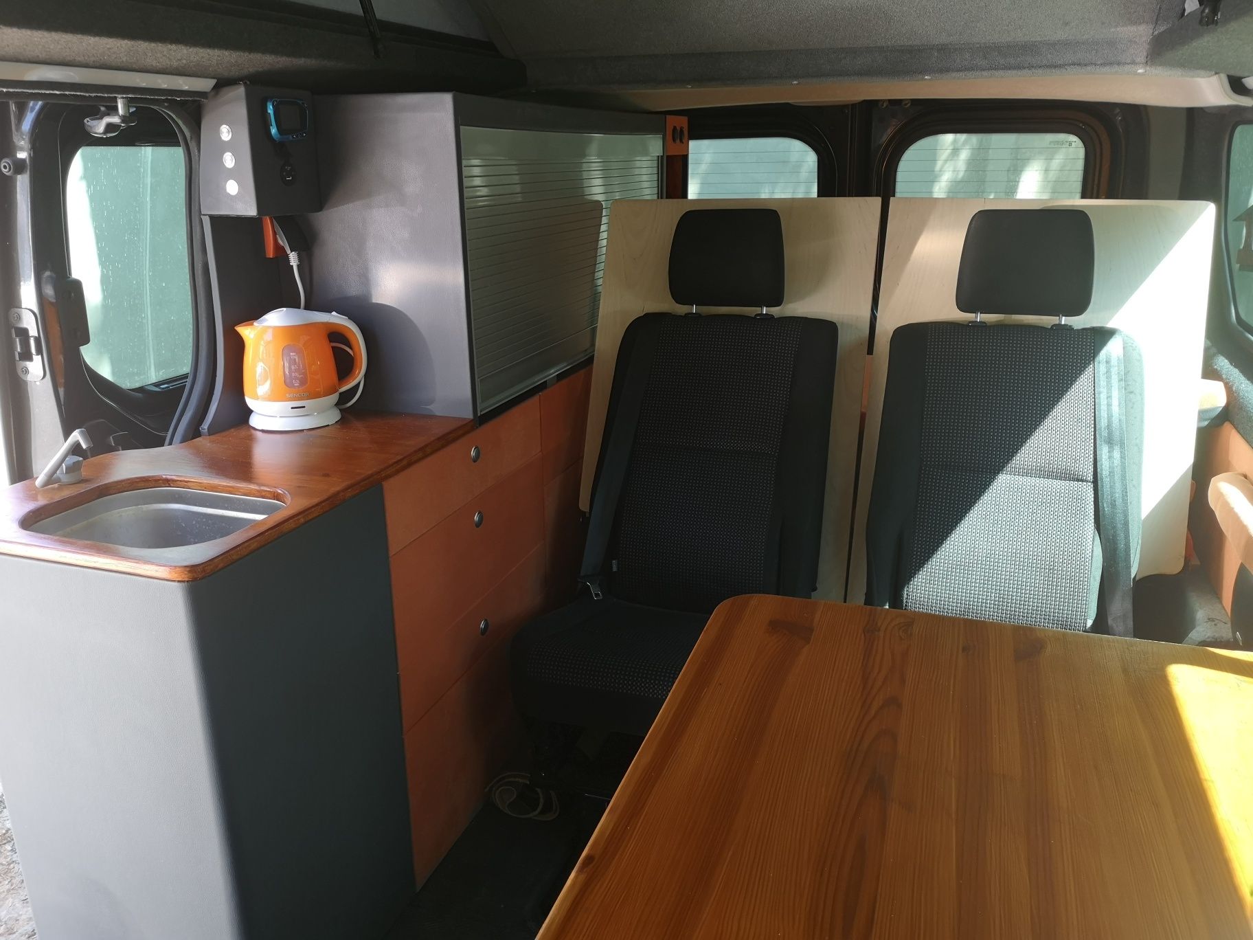 Opel Vivaro L2H1 campervan uniwersalna zabudowa, dach sypialny