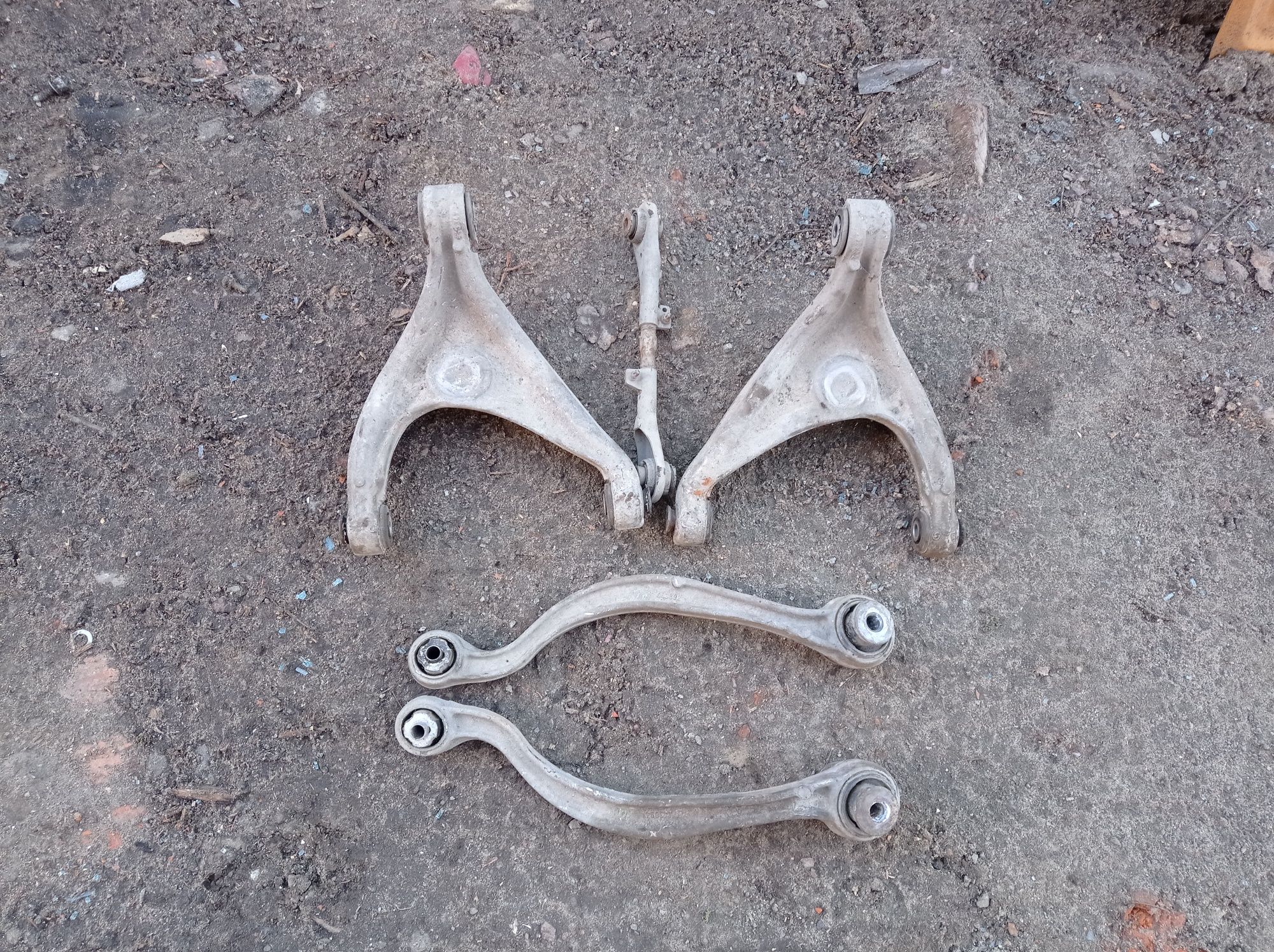 Ричаг задній Peugeot Пежо Peugeot 407