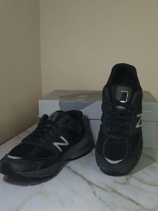 Оригінальні кросівки New Balance 990v5
990v5