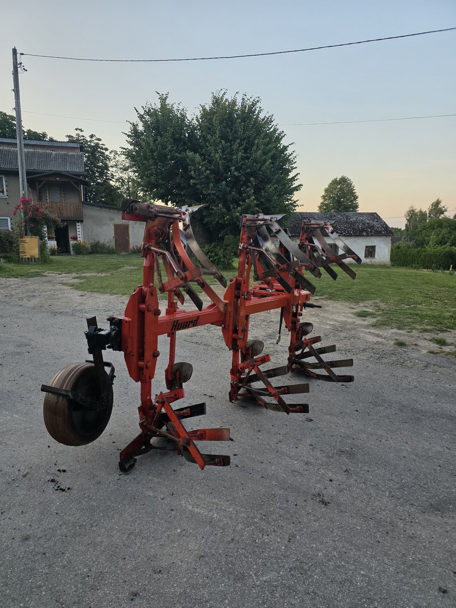 Pług Obrotowy 3 skibowy Kuhn Huard 2+1 Sprowadzony