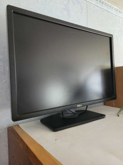 Стаціонарний комп'ютер, монітор Dell, можна на донарство все разом
