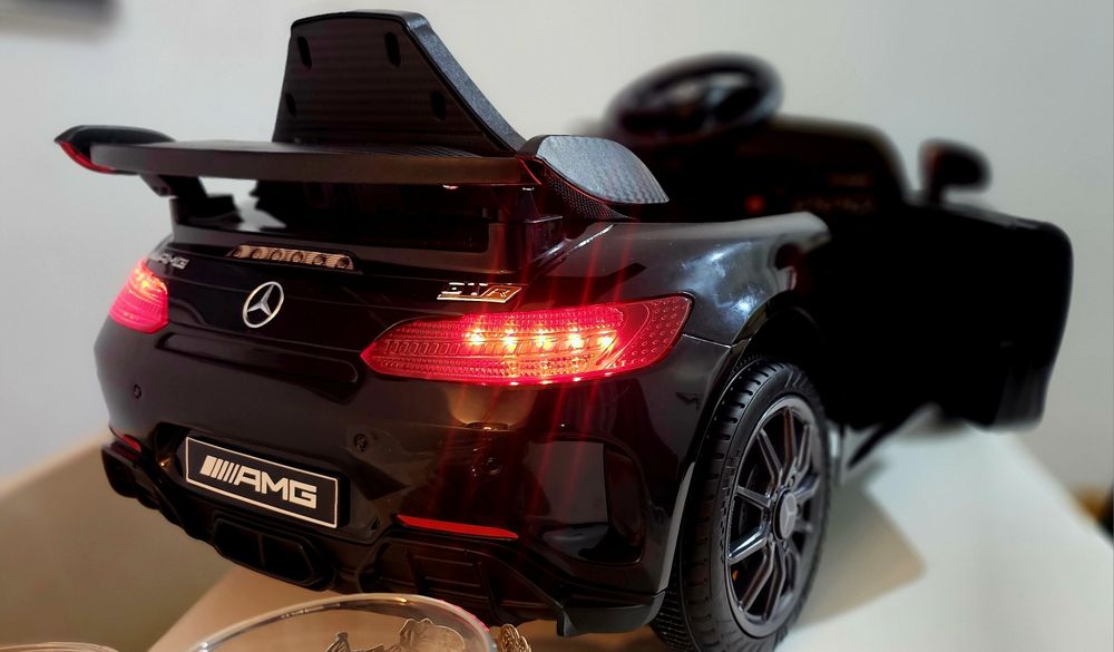 Carro eléctrico criança Mercedes AMG NOVO