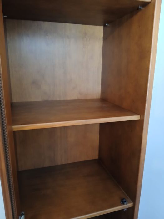 Movel com prateleiras