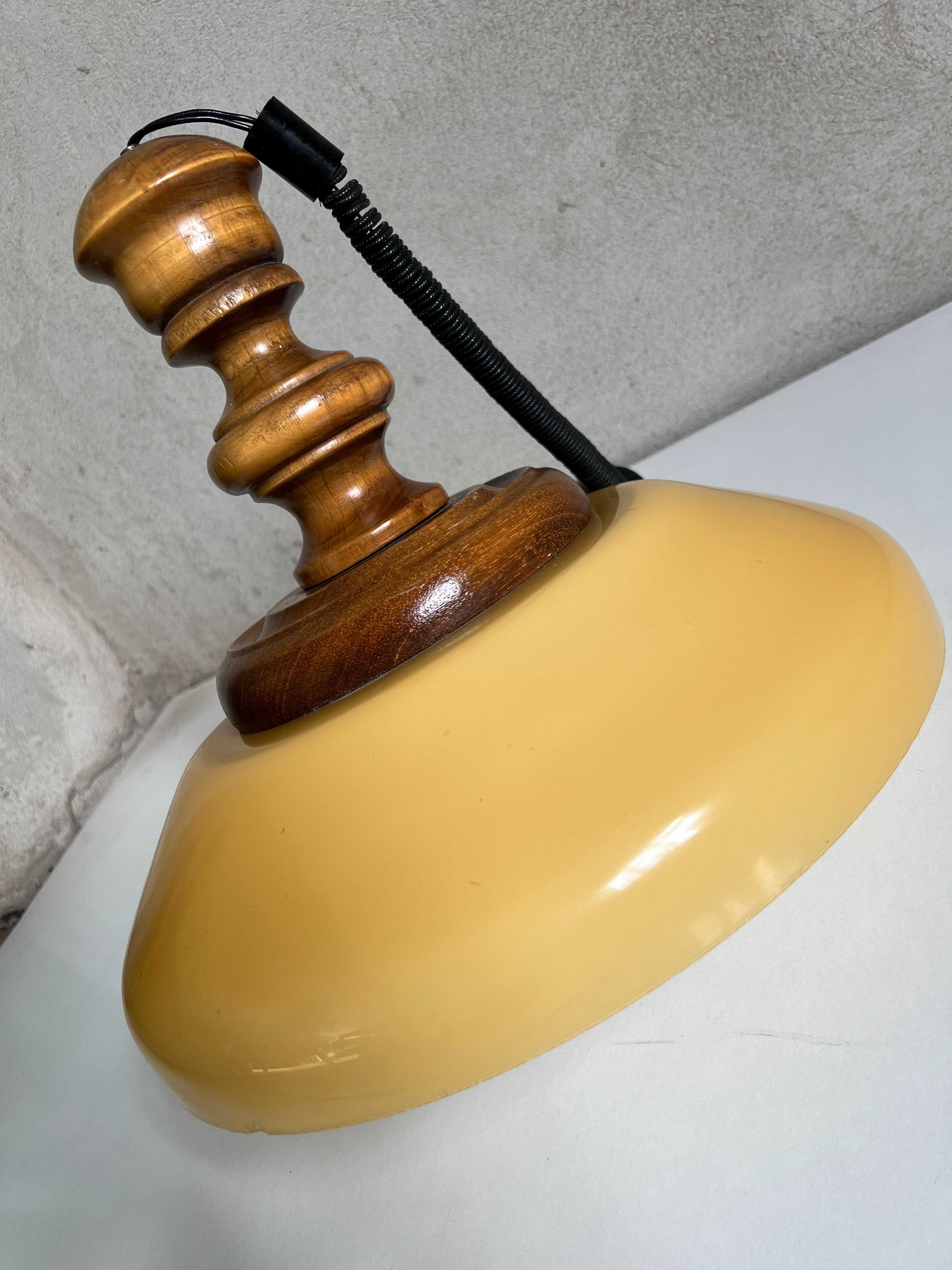 Lampa wisząca ' Space Age '/ Żyrandol PRL / Żółte szkło +drewno OKAZJA