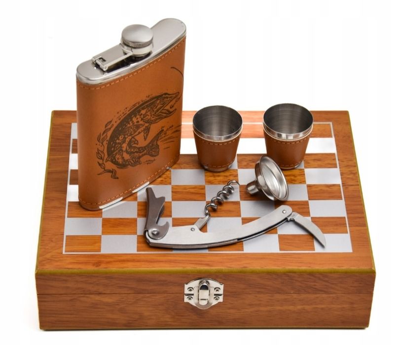 Zestaw Piersiówka Szachy Kieliszki Drewn Prezent Dla Wędkarzy Wędkarza