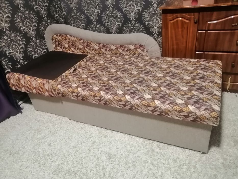 Дитячий диван в гарному стані.