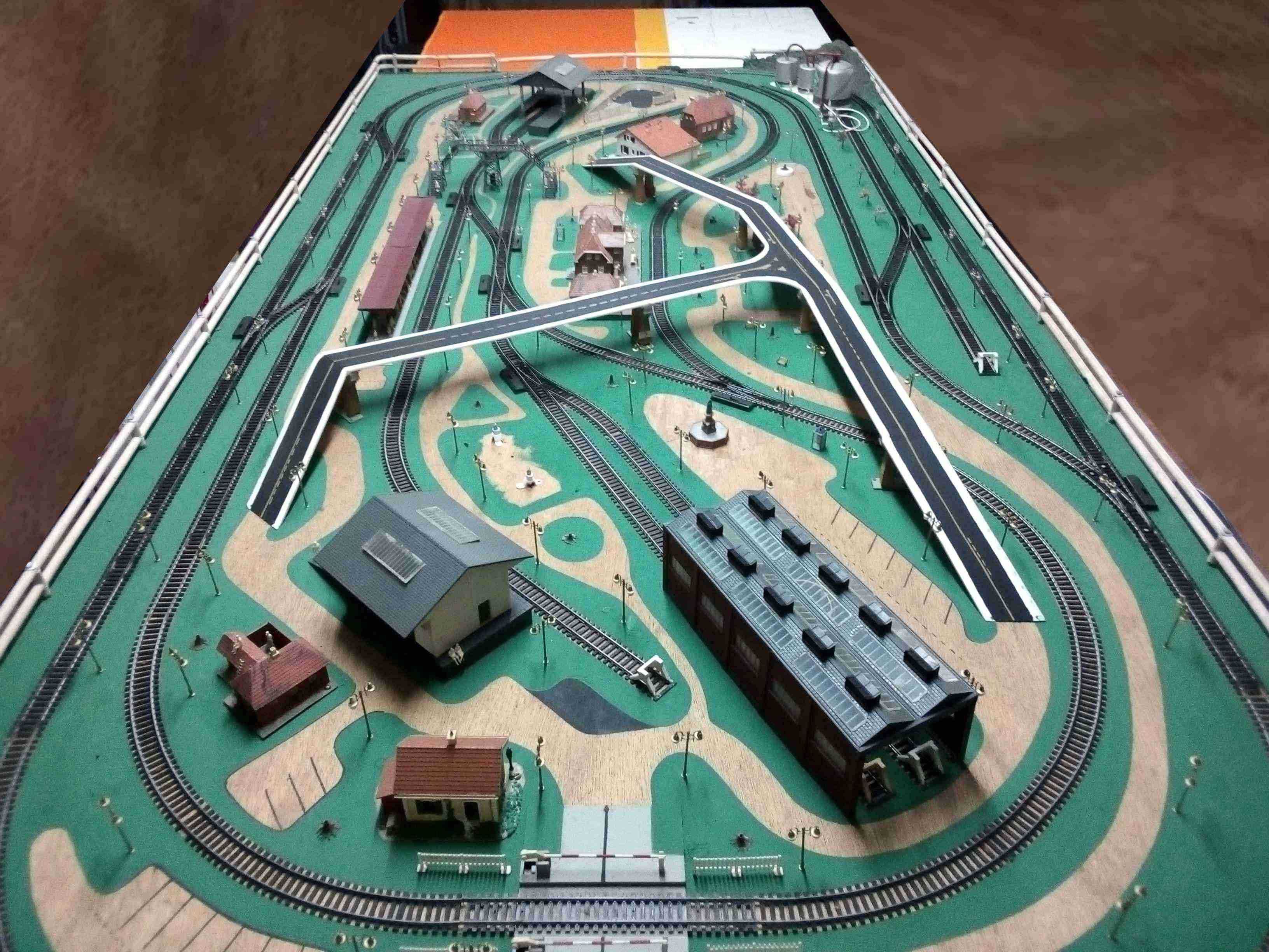 Pista de combóios H0 - Layout 245cm x 123cm